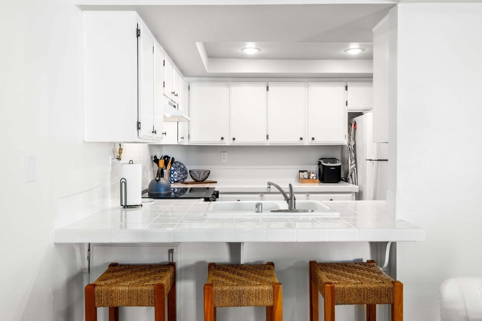 Breakfast bar for 3