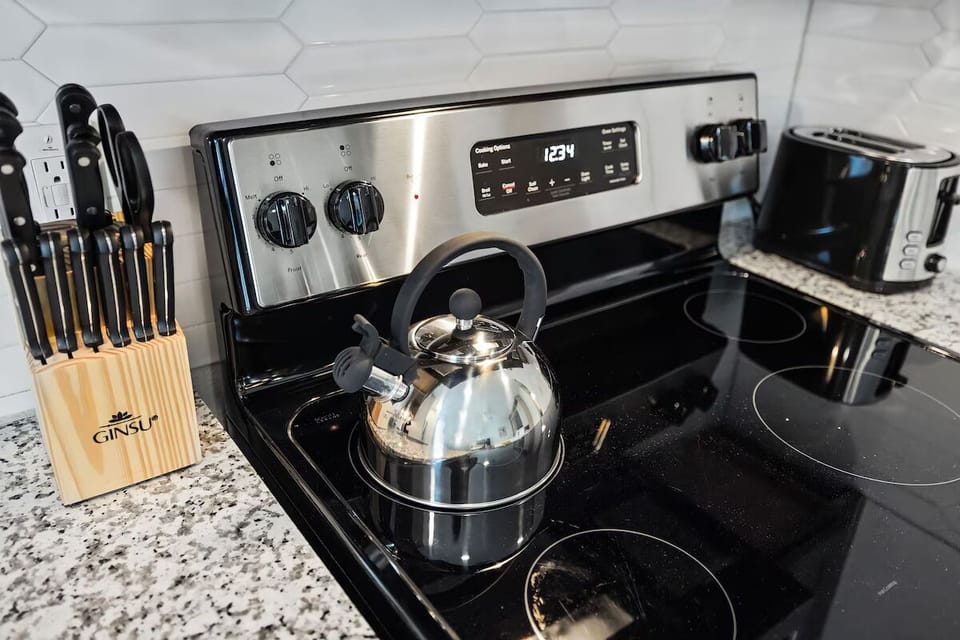 Whip up dinner easily on a sleek, spotless cooktop.
