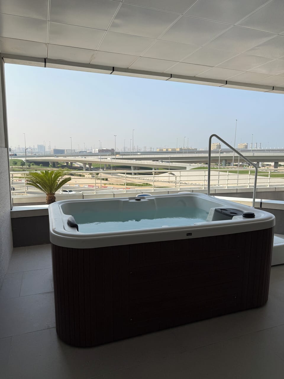 Indoor spa tub