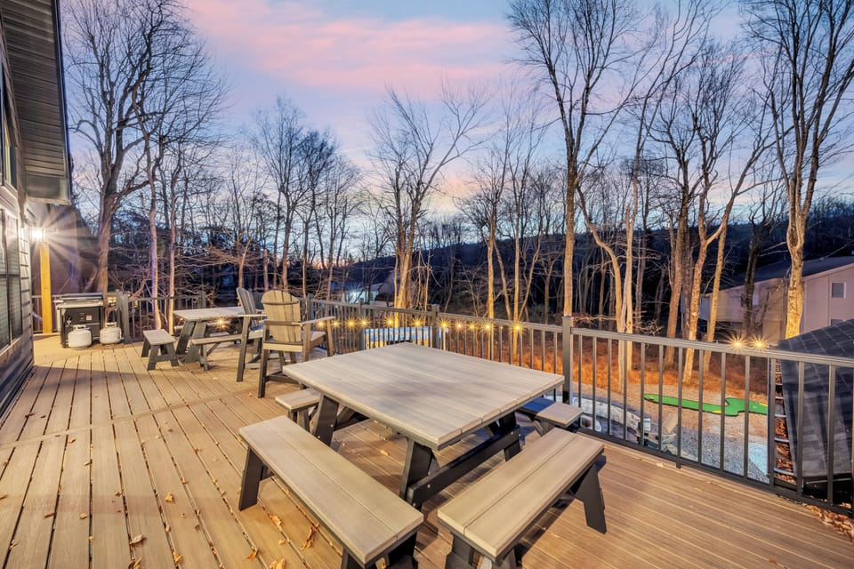 Enjoy a Sunset Meal on the Deck!