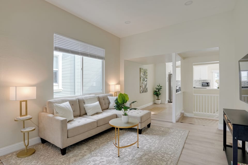 Living Room | Free WiFi | Smart TV | Central A/C | Main Level