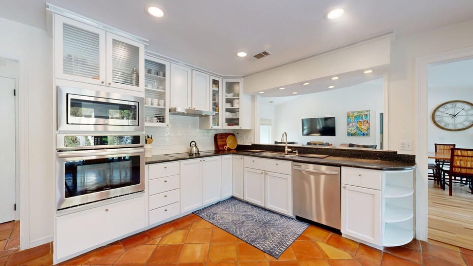 Fully Stocked Kitchen