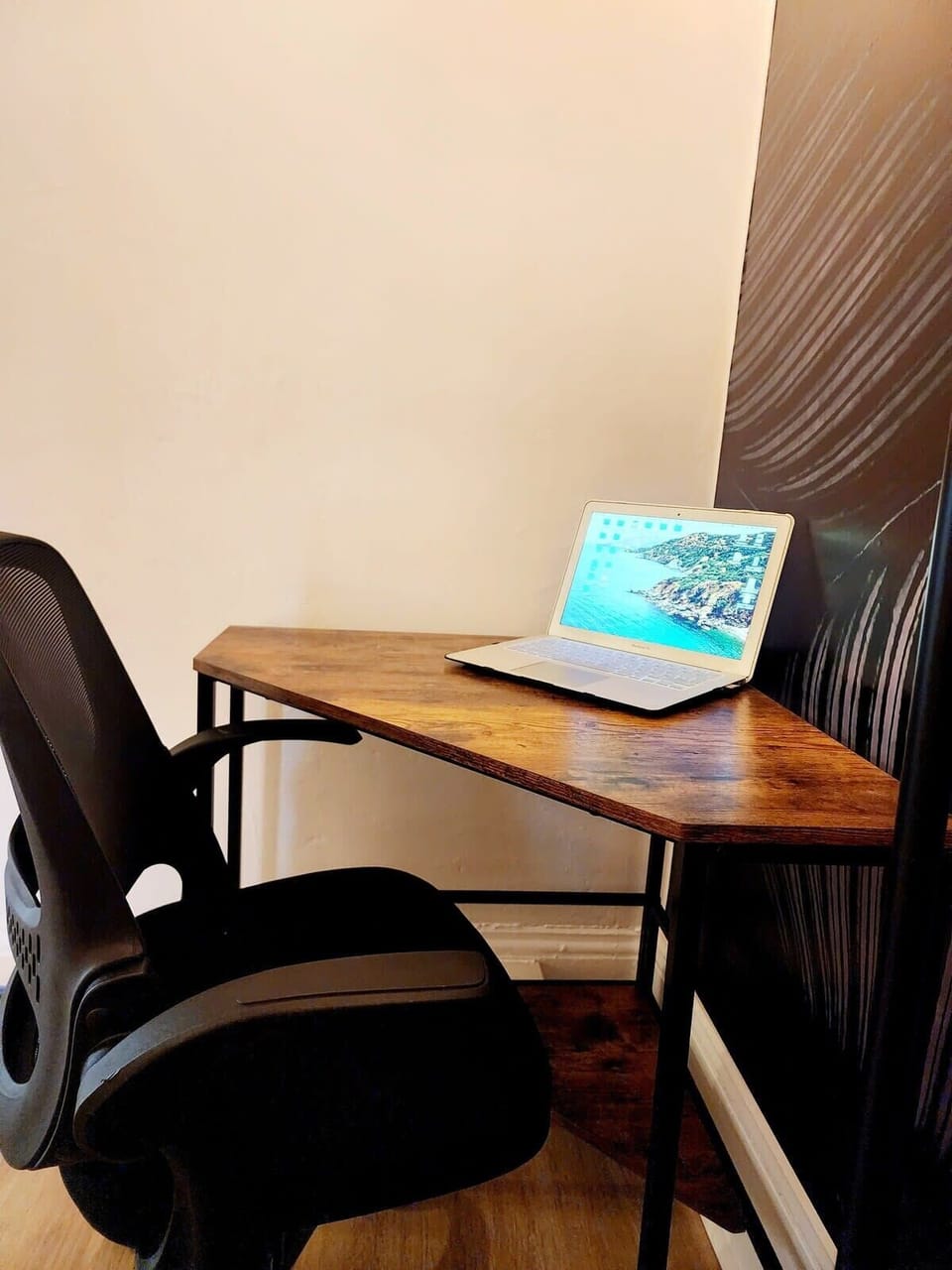 Que vous télétravailliez ou ayez simplement besoin de rester connecté, profitez d’un espace de travail dédié avec une connexion Internet haute vitesse fiable.