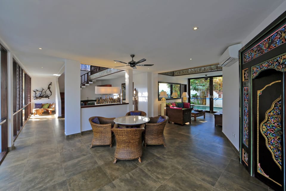 Cinta - Living Room