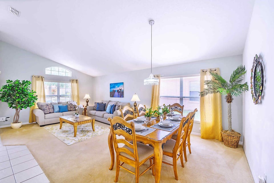 Large Capacity Family Dining Table