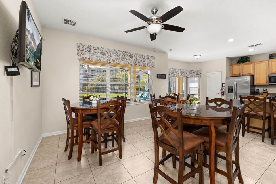 Family dining area - Magical Memories