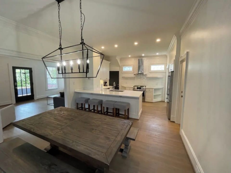 ~ ENJOY YOUR SPACIOUS DINING AREA TO MAKE DELICIOUS MEALS AND ENJOY IT WITH YOUR LOVED ONES ~