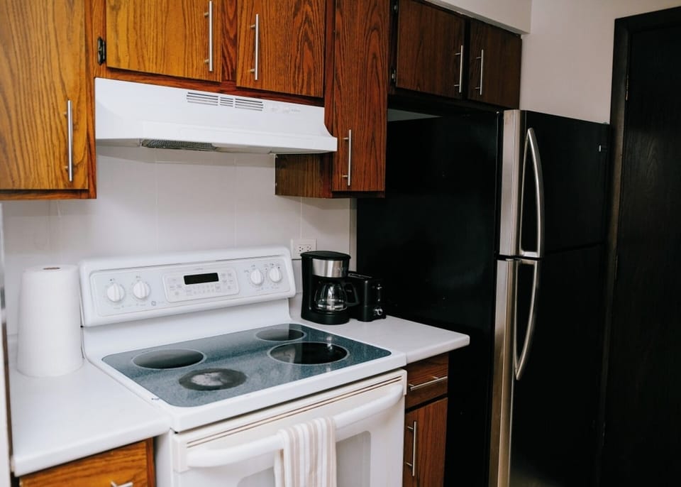 [Kitchen] ~ Full size fridge, Stove, Oven, Coffee maker