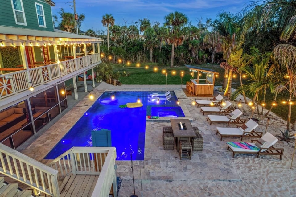 ~ WELCOME TO THE LARGEST AND MOST EQUIPPED RESORT IN TAMPA! ~