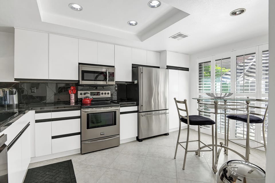 KITCHEN.jpg mls