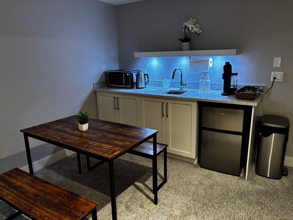 Kitchenette in your private Unite Raccoon.