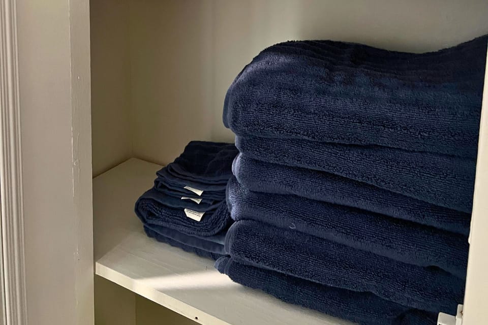 Cozy Mitten Bathroom Towels