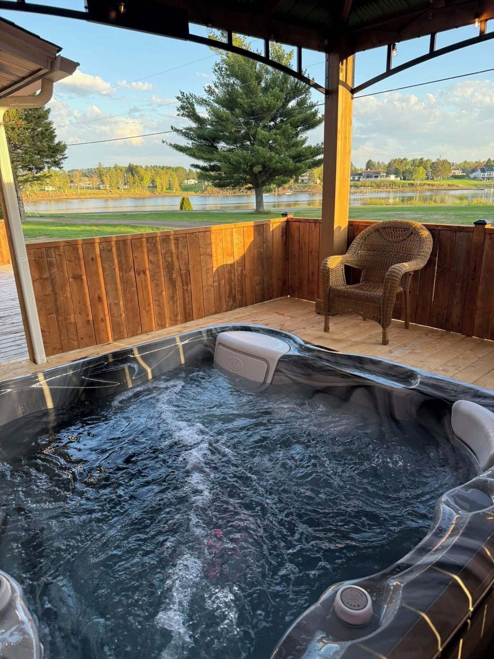 Outdoor spa tub