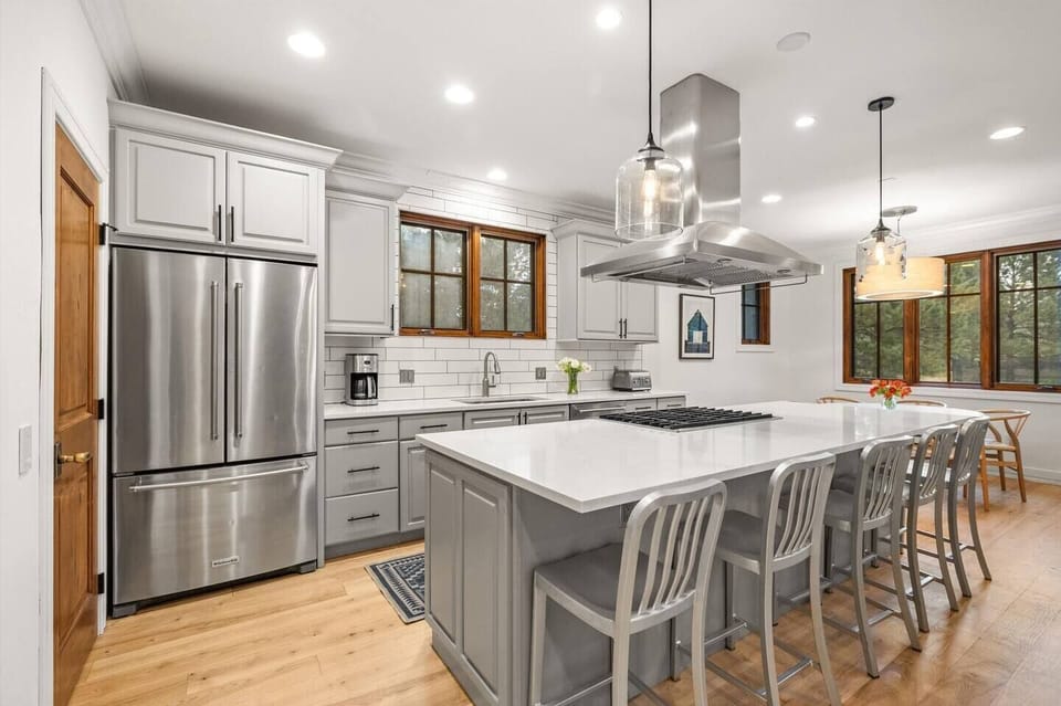 Kitchen with Island Seating for 5