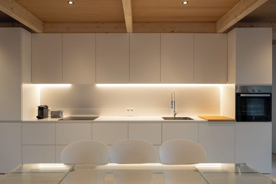  [Kitchen] Experience the perfect blend of minimalist design and modern convenience—a fully equipped kitchen awaits, with appliances for all your needs,
      