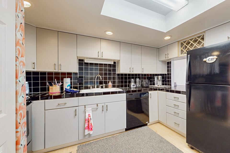 Fully equipped kitchen with everything you need