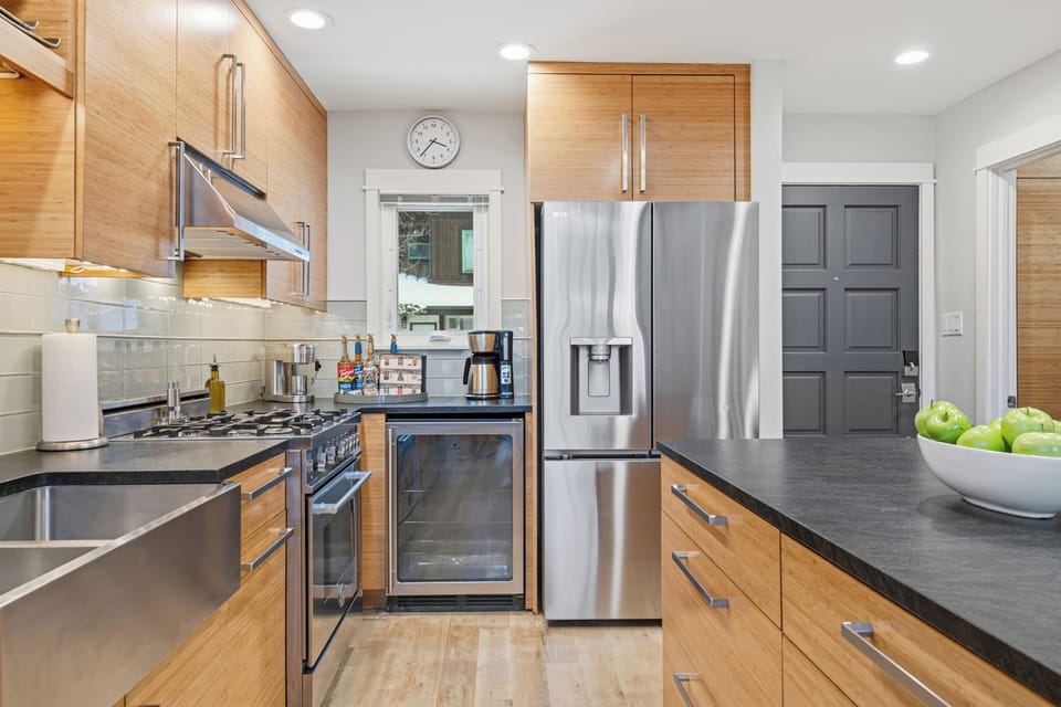 Fully equipped kitchen ideal for families and group meals