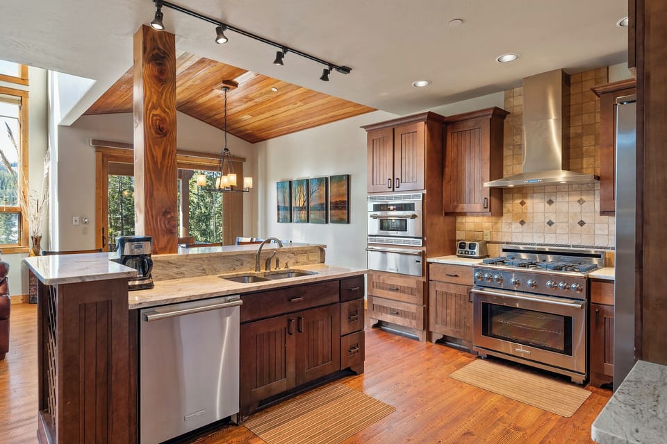 The chef in your group will love the fully equipped kitchen