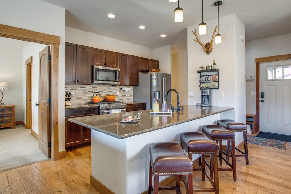 Kitchen | Main Level