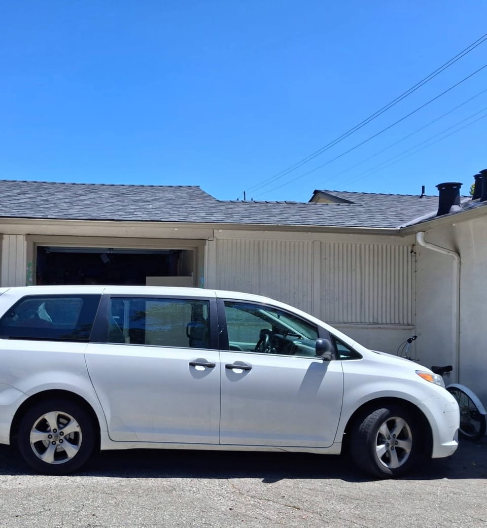 Please park as shown.close and parallel to garage door.Ok to block 1st garage.