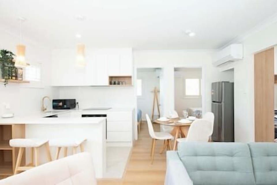 A bright and relaxing space to unwind.