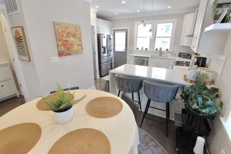 Modern kitchen appliances and well supplied kitchen! 
