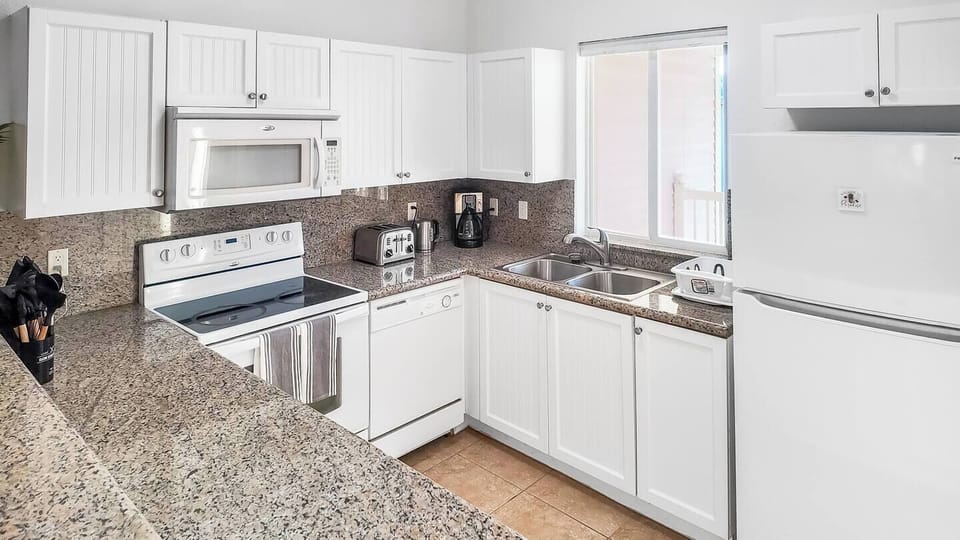 fully equipped kitchen