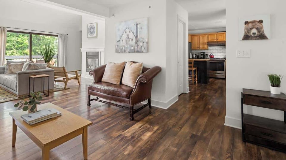 Spacious living room!