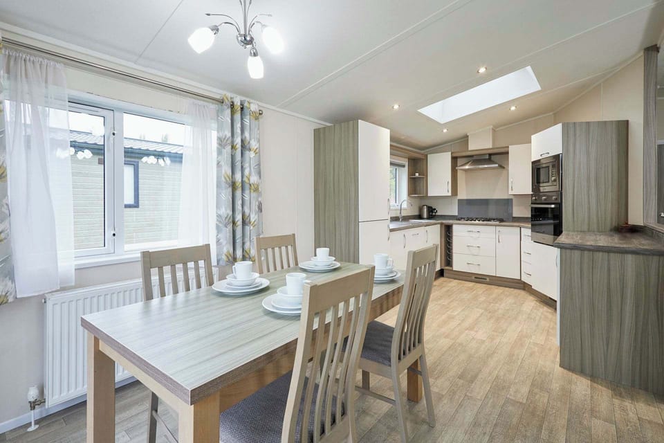 Audley Lodge, Allerthorpe Golf & Country Park, York - Host & Stay 