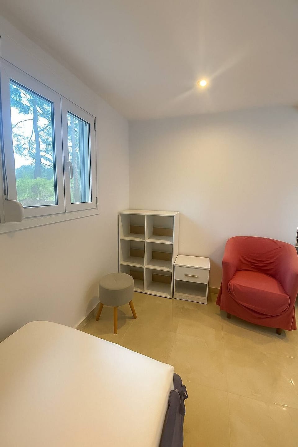 Minimalist furniture for a relaxed vibe