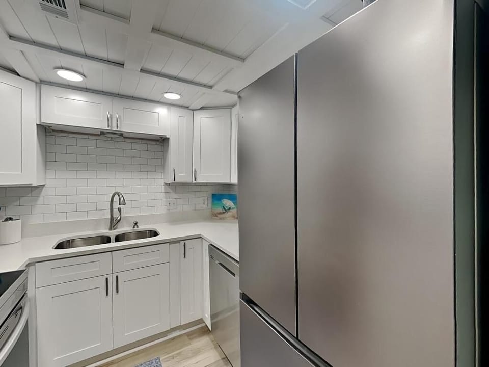 Updated appliances throughout kitchen