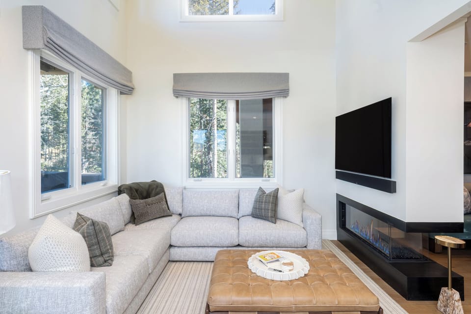 4.01-telluride-lorian-rise-second-living-room