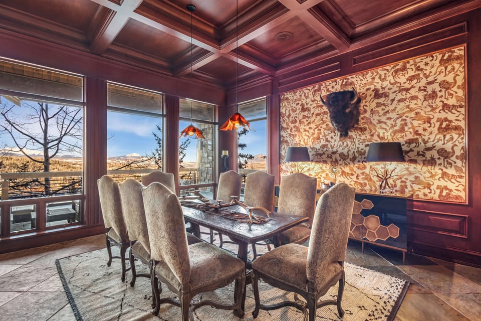 4.0-saison-cinq-mountain-village-dining-room1