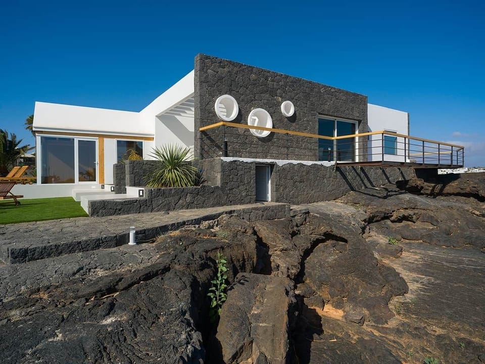 Panoramic terrace