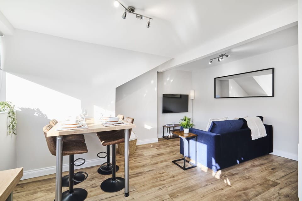 F3, Living Room
