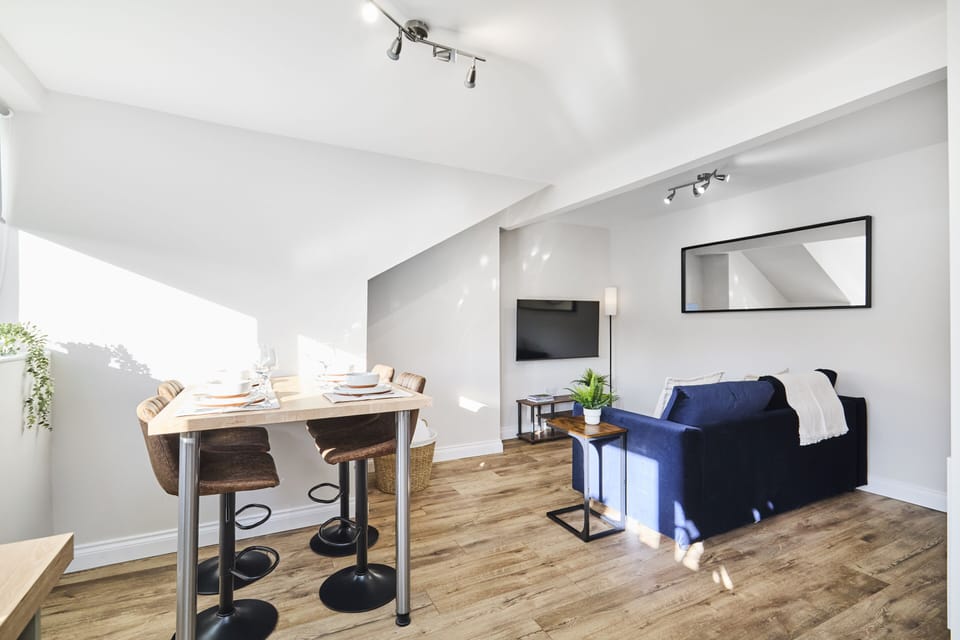 F3, Living Room