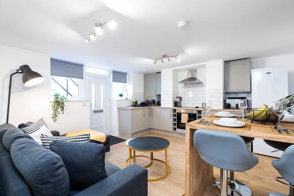 Kitchen/ Living Room