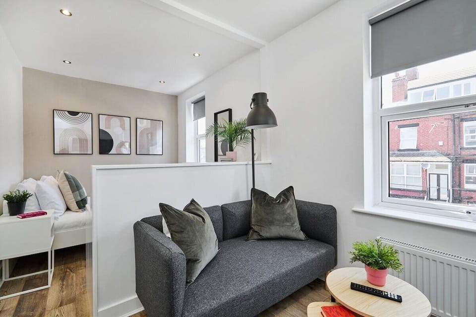 F2, Living Room/ Bed