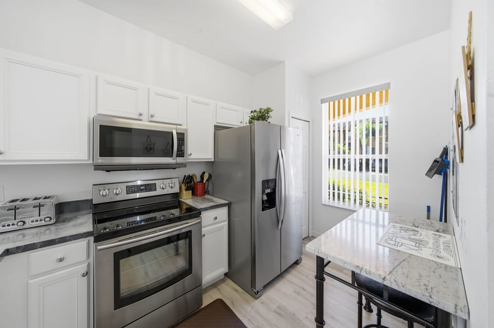 Indoors, Appliance, Microwave, Oven, Kitchen