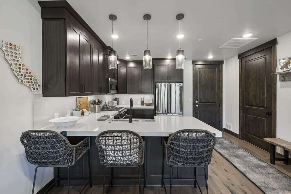 Kitchen Breakfast Bar