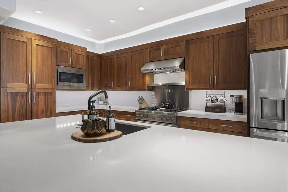 Huge kitchen Island