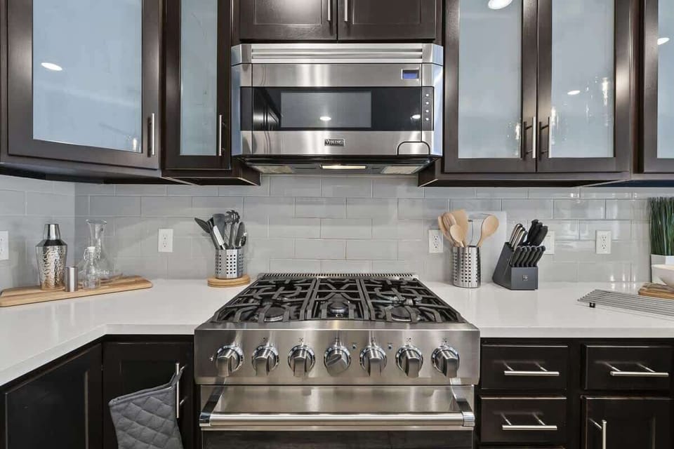 Gas Viking oven/range