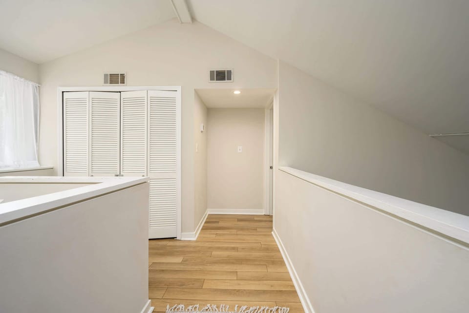 3rd floor space to ensuite bathroom and primary bedroom 