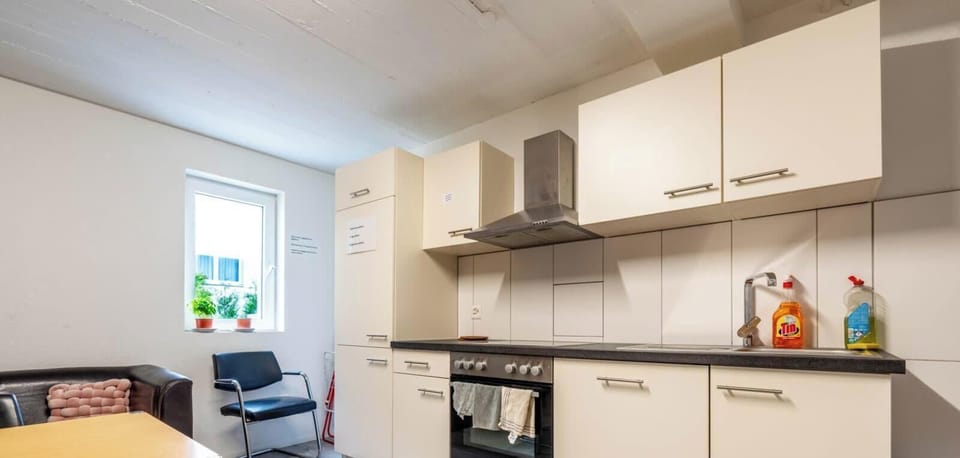 Shared kitchen – bright cooking area