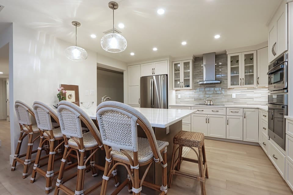 Kitchen with counter seating