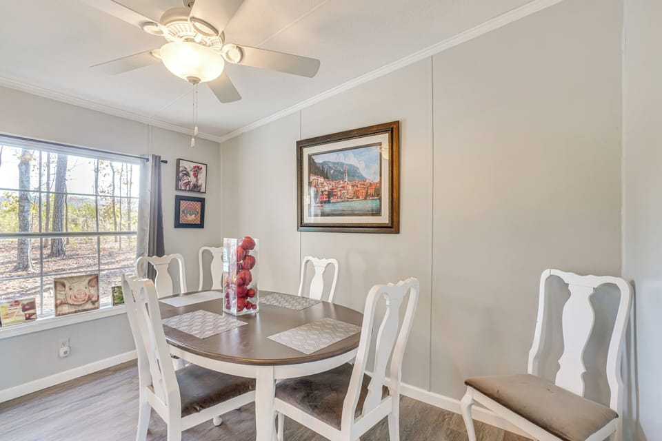 Dining Area | Dishware & Flatware Provided