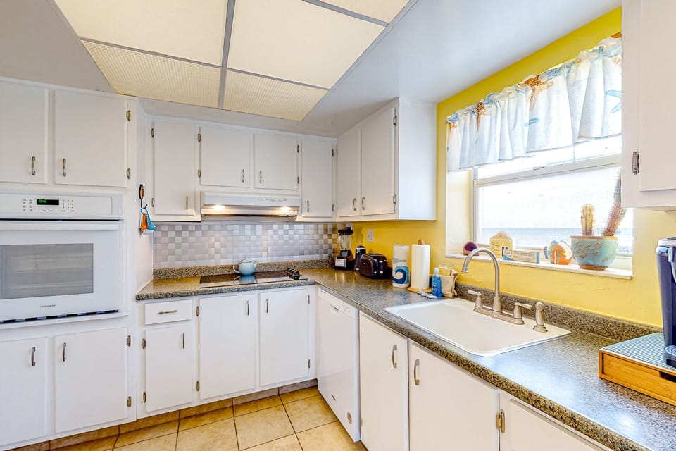 Fully equipped kitchen with everything you need to prepare your favorite meals!