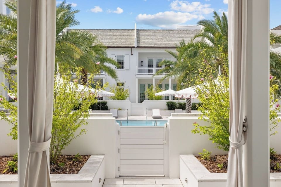 Stroll out to the courtyard for sunshine and resort vibes.