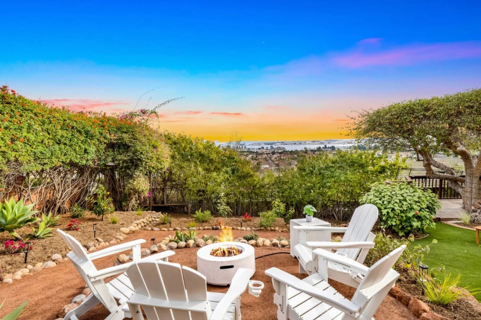 Gather ‘round this charming outdoor lounge!