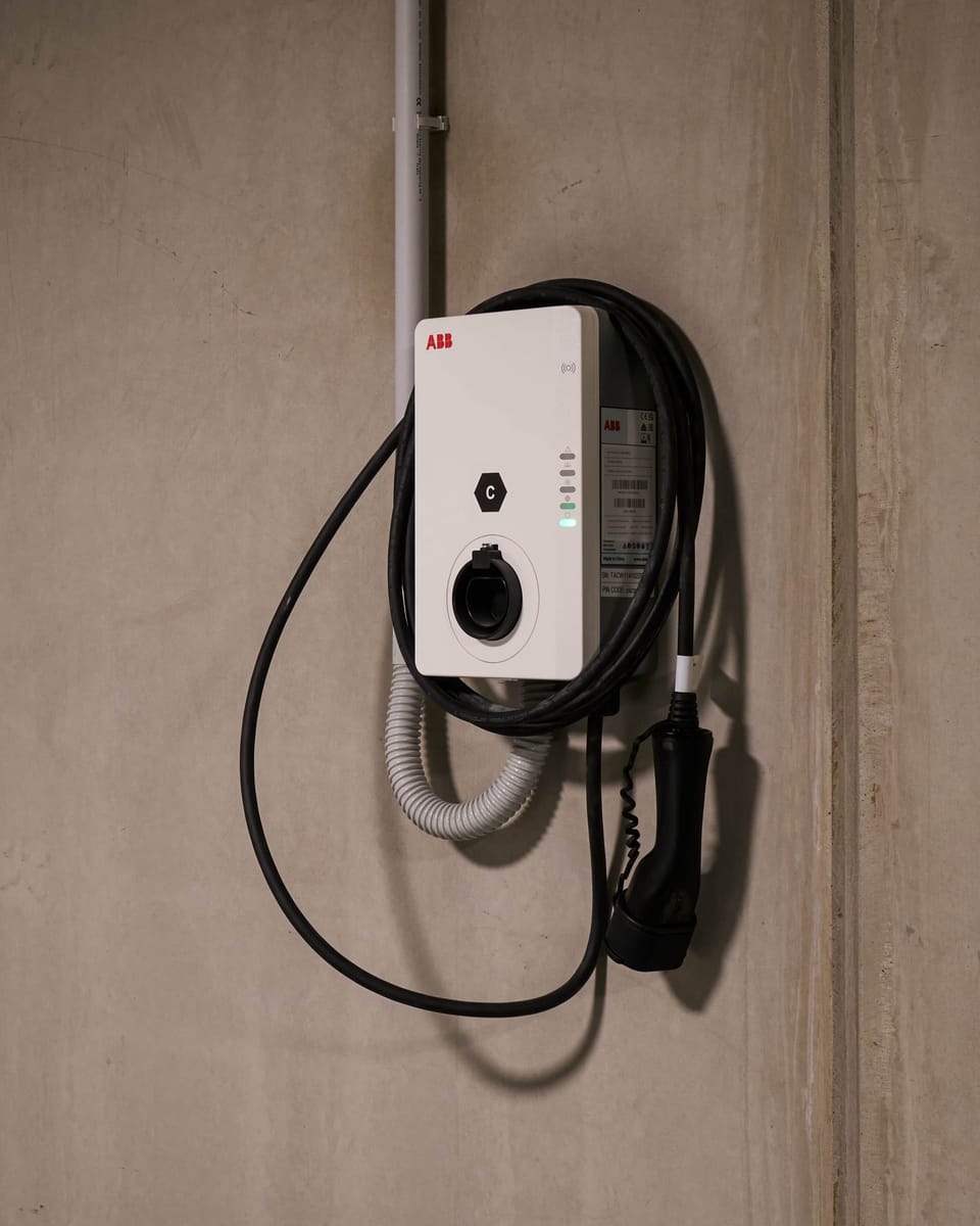 Wall-Box (optional)